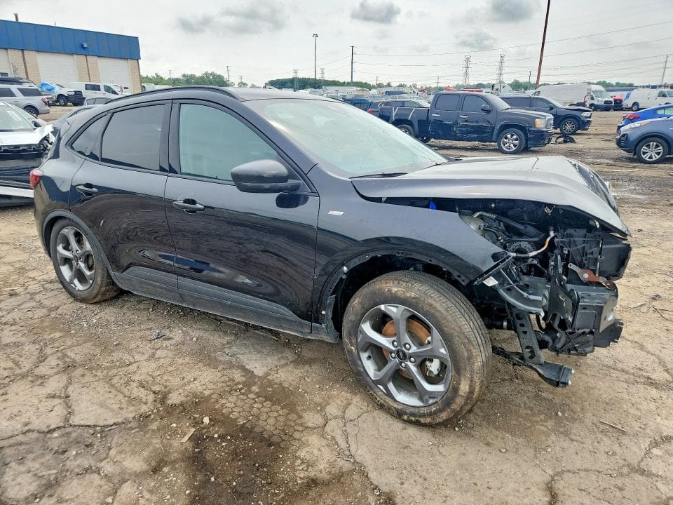 2026 FORD ESCAPE ST LINE 4