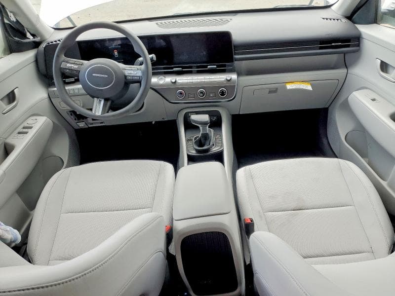 2025 HYUNDAI KONA SE 8