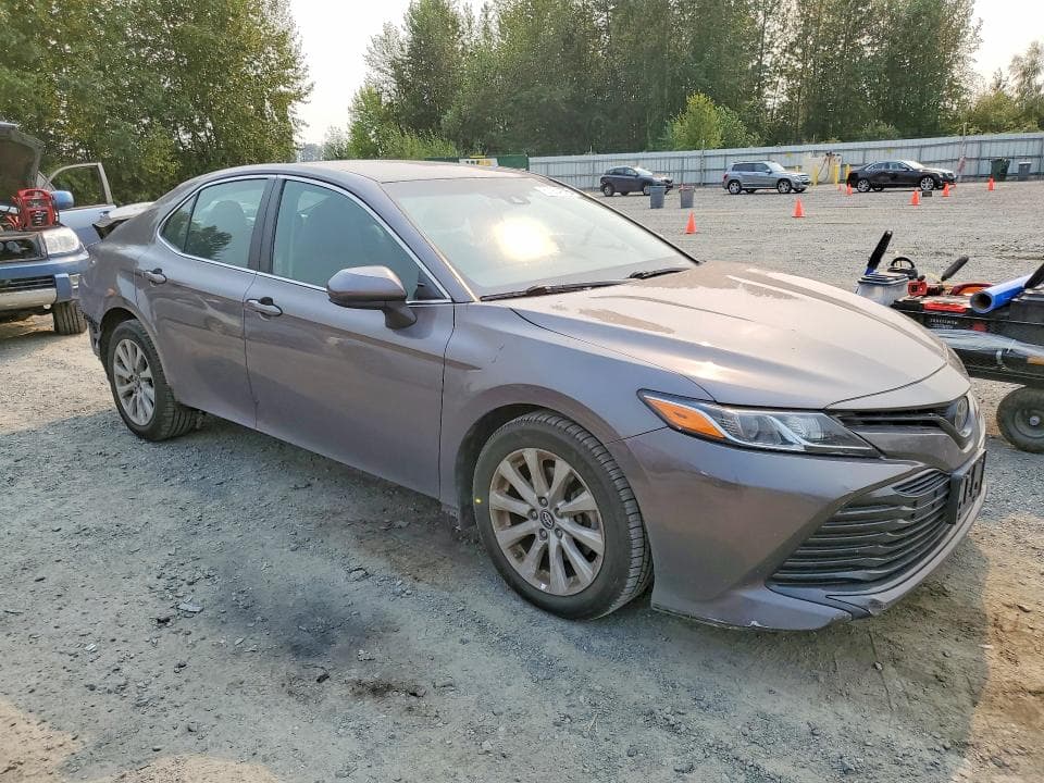 2018 TOYOTA CAMRY LE 4