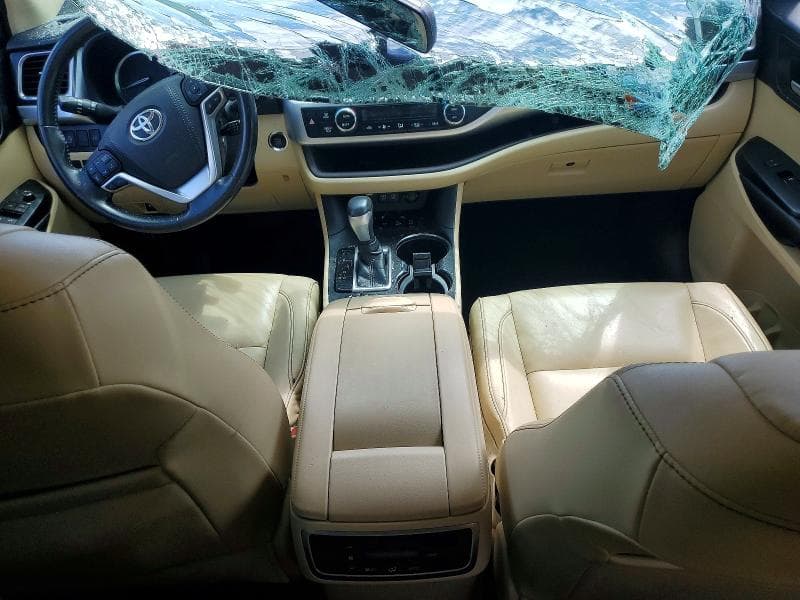 2018 TOYOTA HIGHLANDER XLE 8
