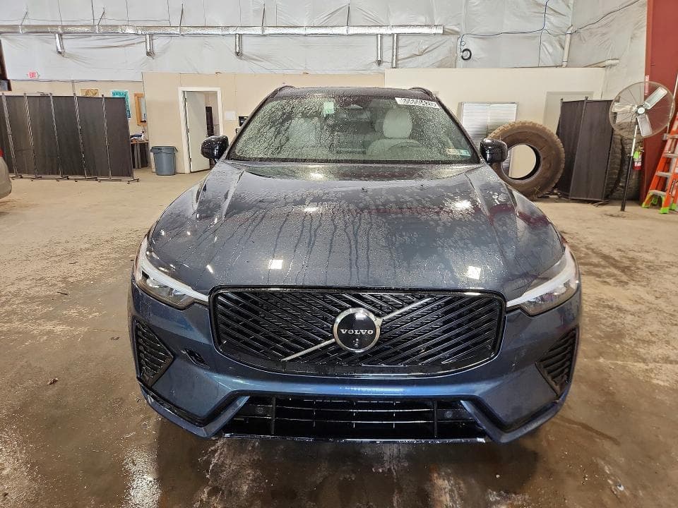 2026 VOLVO XC60 PLUS 5