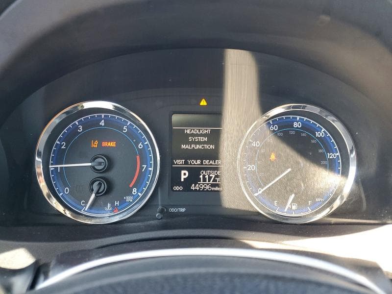 2018 TOYOTA COROLLA LE 9