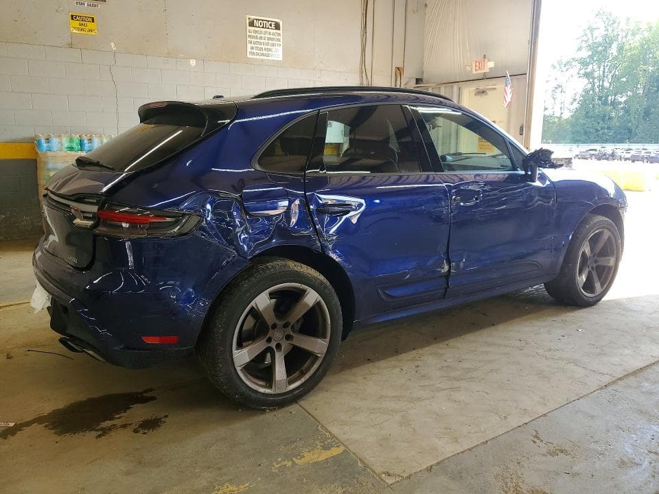 2024 PORSCHE MACAN BASE 3