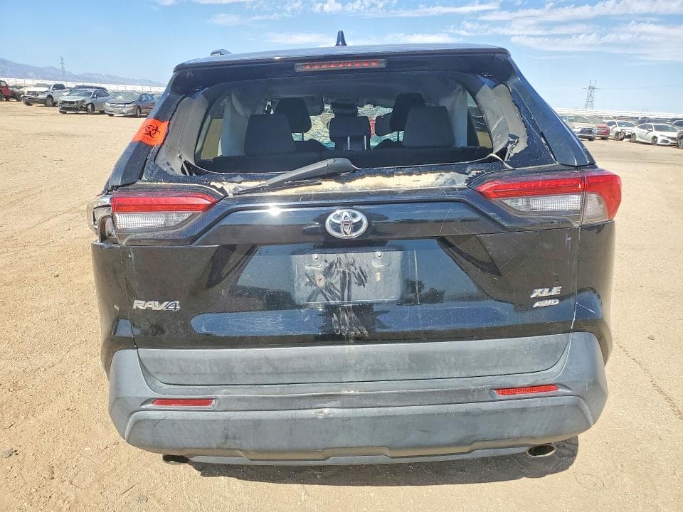 2020 TOYOTA RAV4 XLE 6