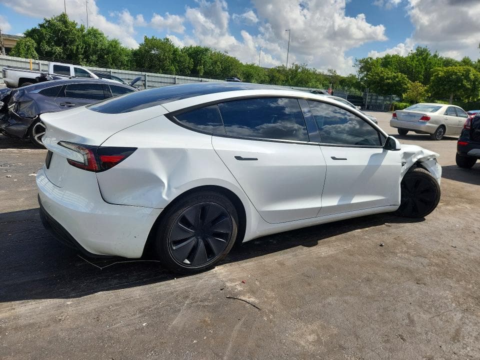 2025 TESLA MODEL 3 3