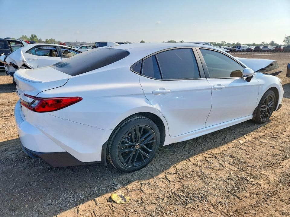 2026 TOYOTA CAMRY SE 3