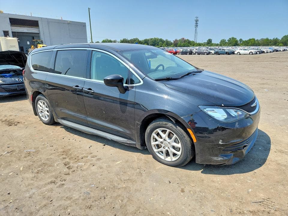 2018 CHRYSLER PACIFICA LX 4