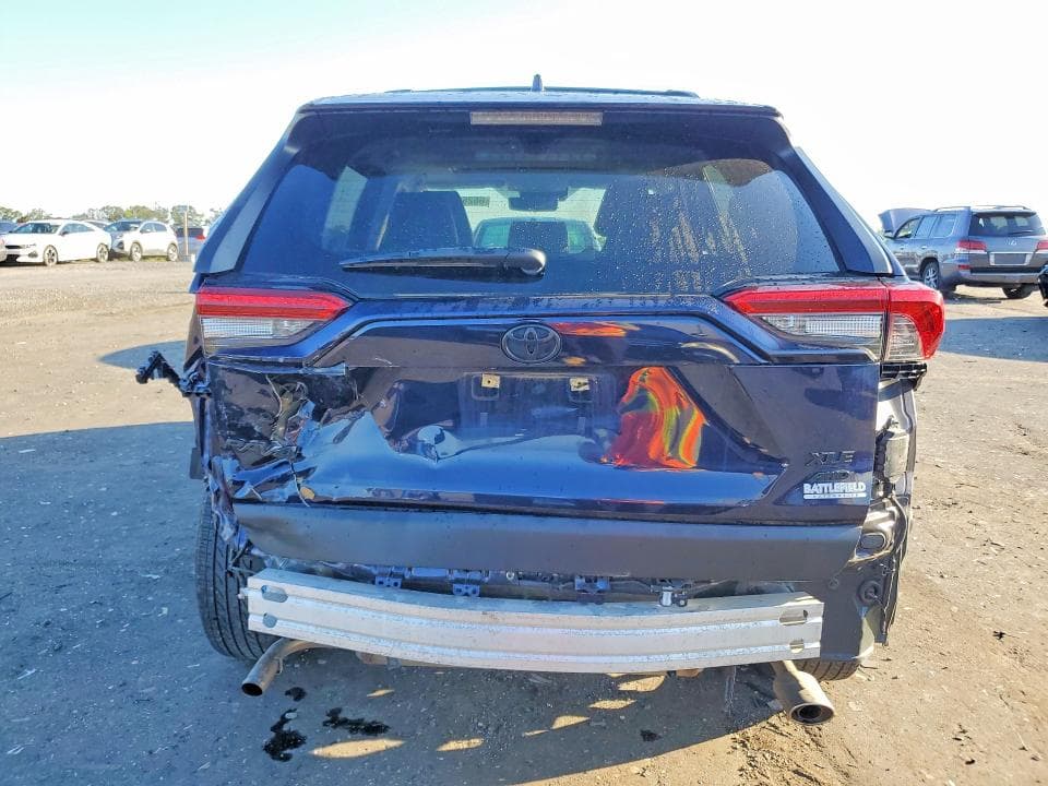 2022 TOYOTA RAV4 XLE PREMIUM 6
