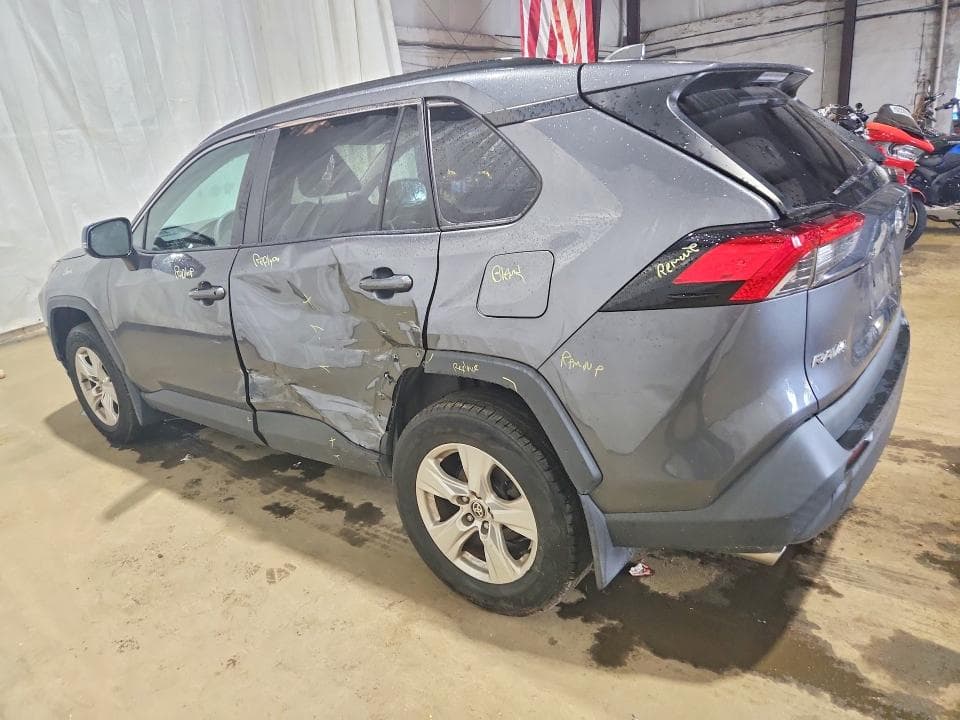 2021 TOYOTA RAV4 XLE 2