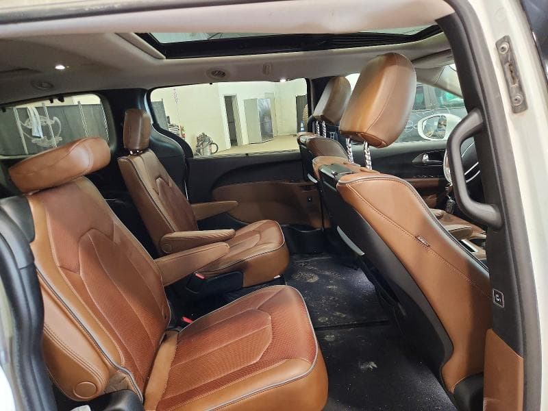 2017 CHRYSLER PACIFICA LIMITED 11