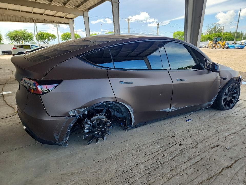 2023 TESLA MODEL Y 3