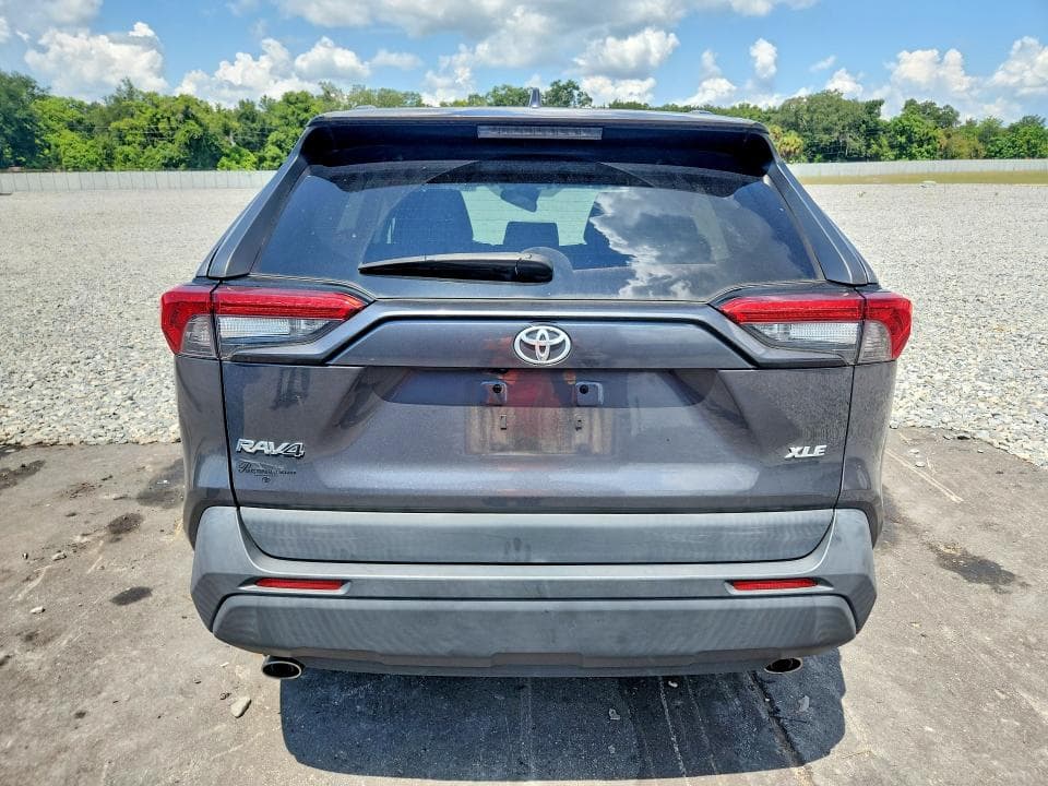 2022 TOYOTA RAV4 XLE 6