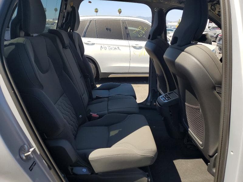 2025 VOLVO XC90 PLUS 11