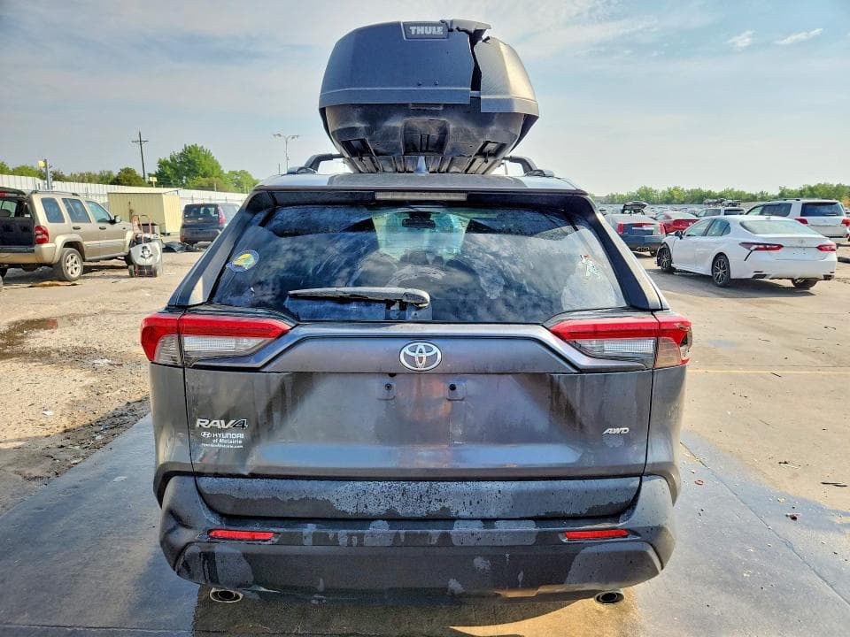 2020 TOYOTA RAV4 XLE 6
