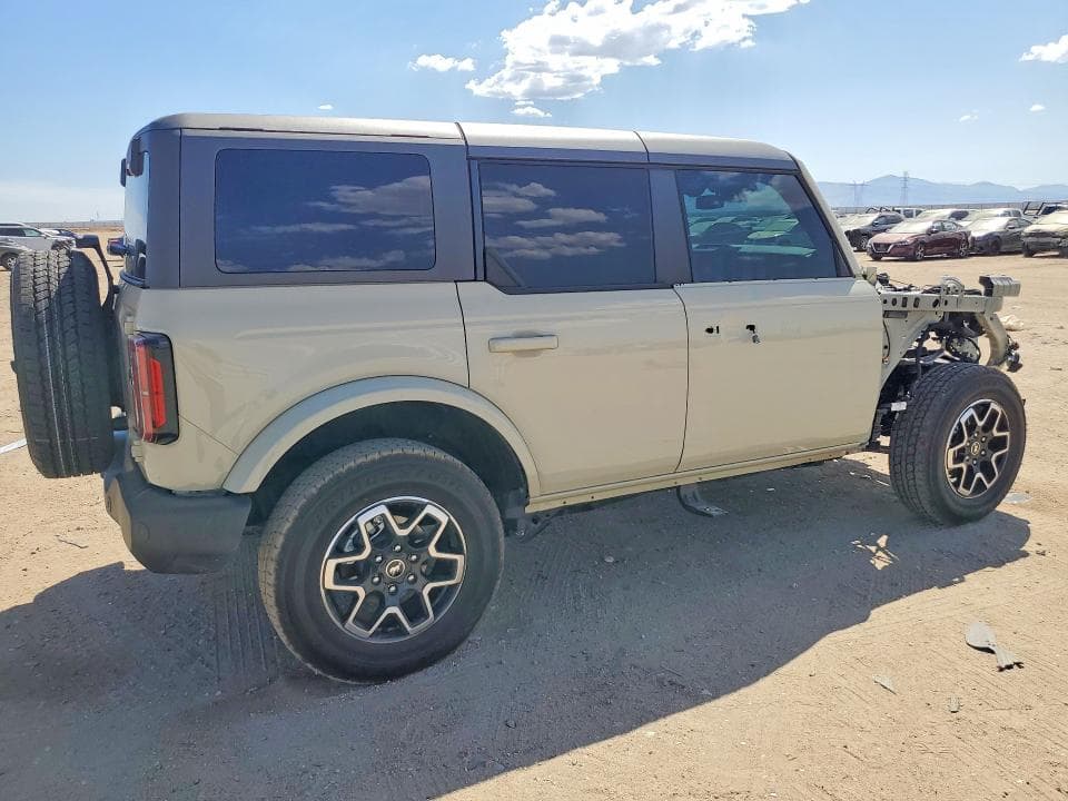 2025 FORD BRONCO OUTER BANKS 3