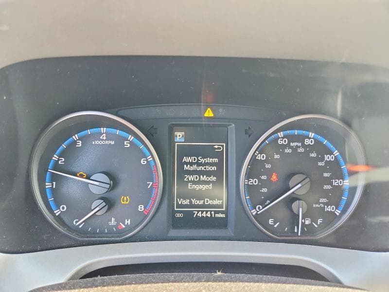 2017 TOYOTA RAV4 XLE 9