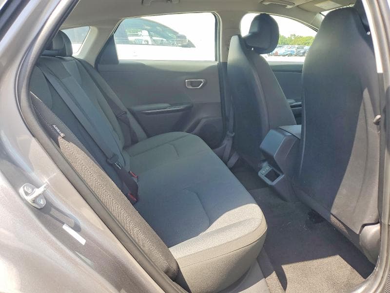 2025 KIA K4 LXS 10