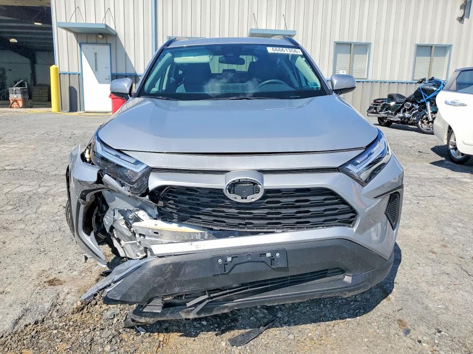 2024 TOYOTA RAV4 XLE 5