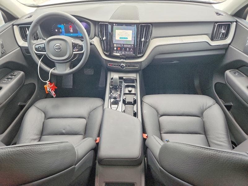 2025 VOLVO XC60 PLUS 8