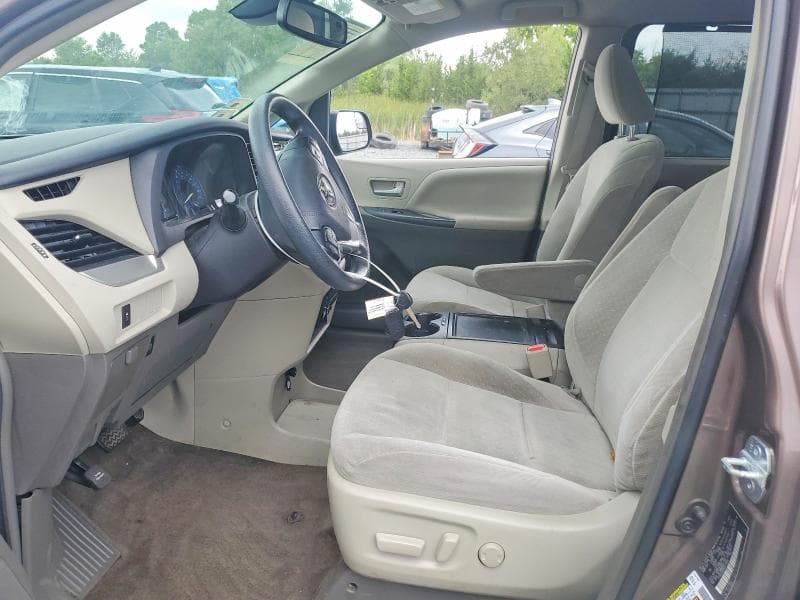 2018 TOYOTA SIENNA LE 7