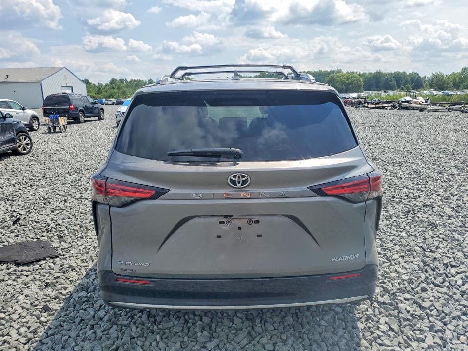 2021 TOYOTA SIENNA PLATINUM 7-PASSENGER 6