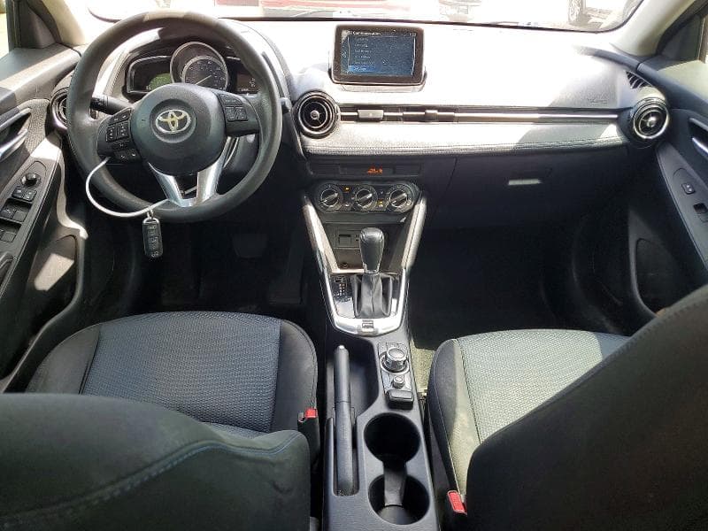 2017 TOYOTA YARIS 8