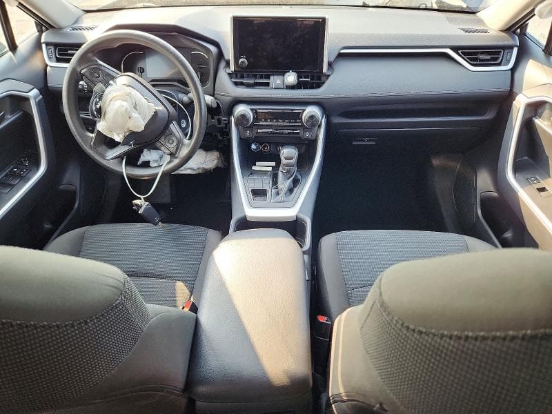 2024 TOYOTA RAV4 LE 8