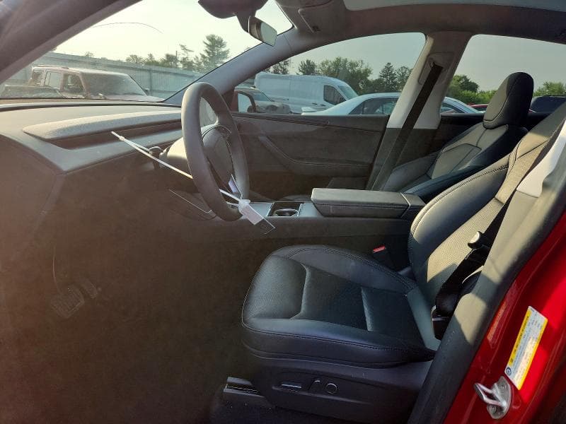 2026 TESLA MODEL Y 7