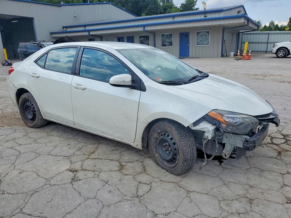 2017 TOYOTA COROLLA LE 4
