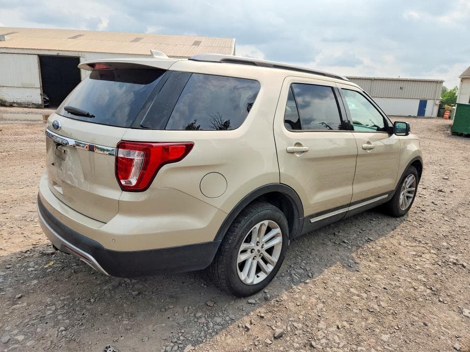 2017 FORD EXPLORER XLT 3