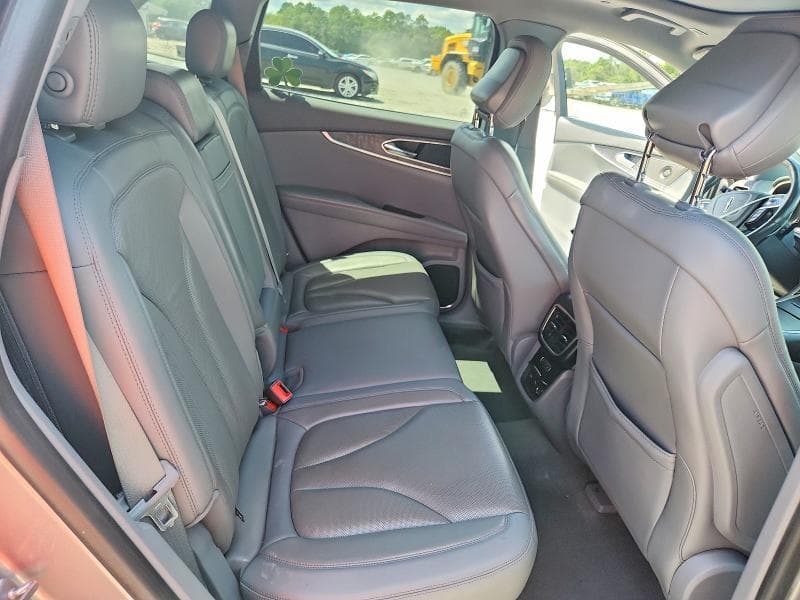 2020 LINCOLN NAUTILUS RESERVE 11