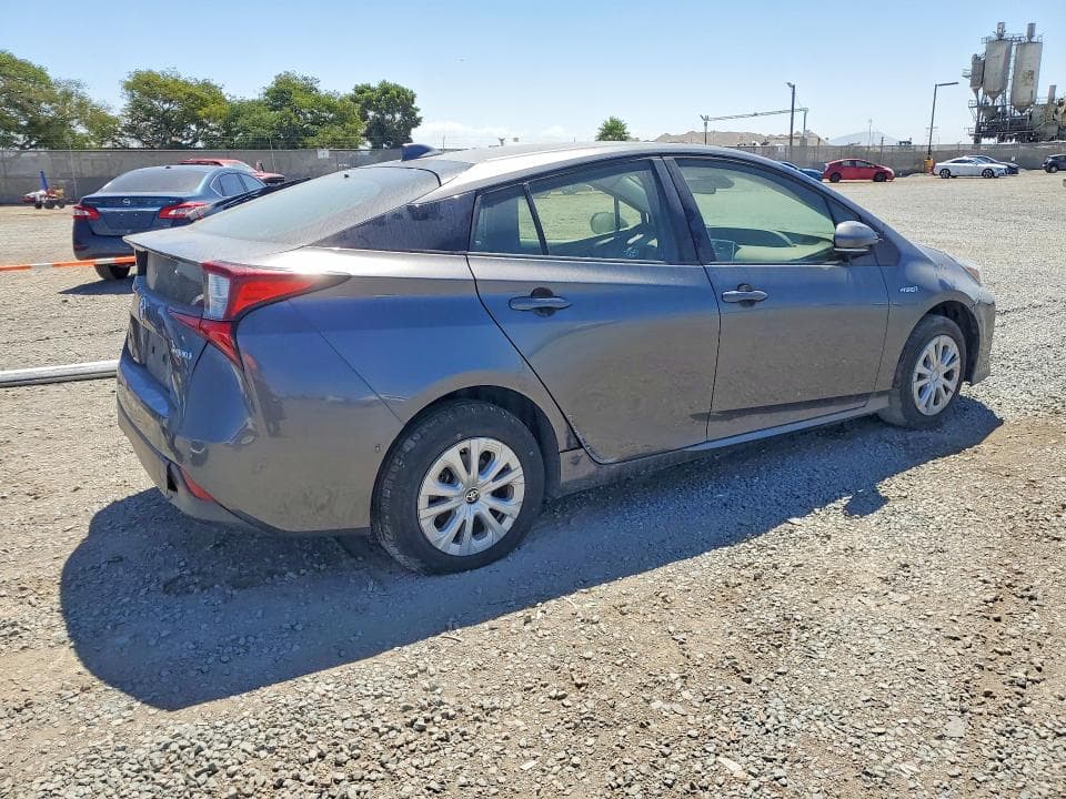 2021 TOYOTA PRIUS LE 3