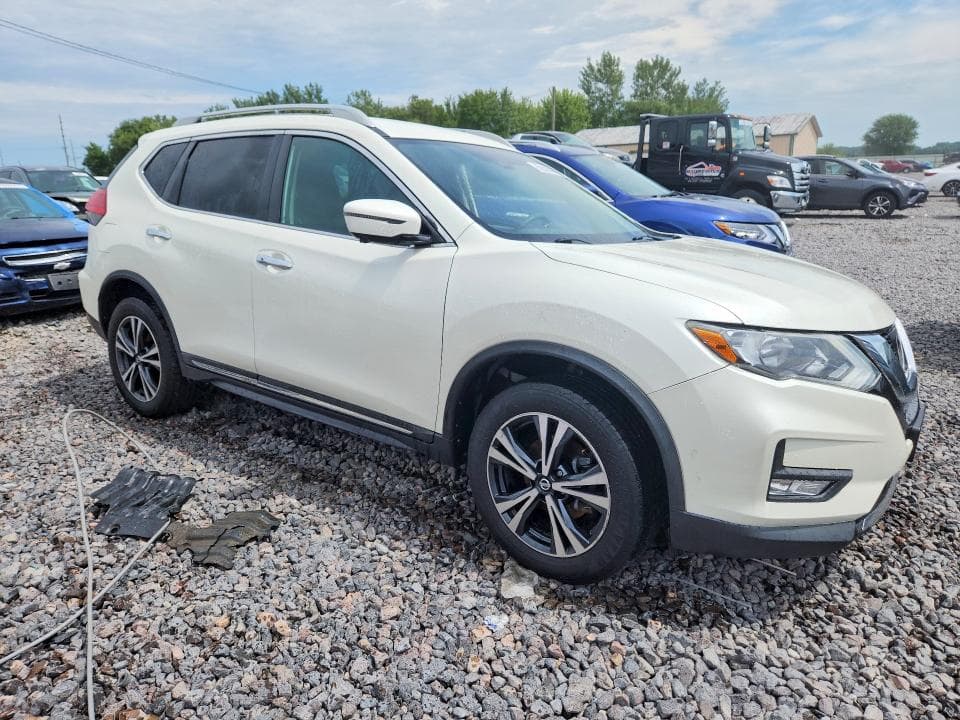 2017 NISSAN ROGUE SL 4