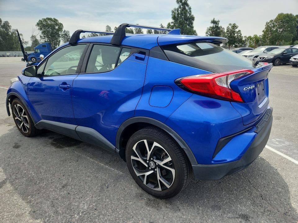 2019 TOYOTA C-HR XLE 2