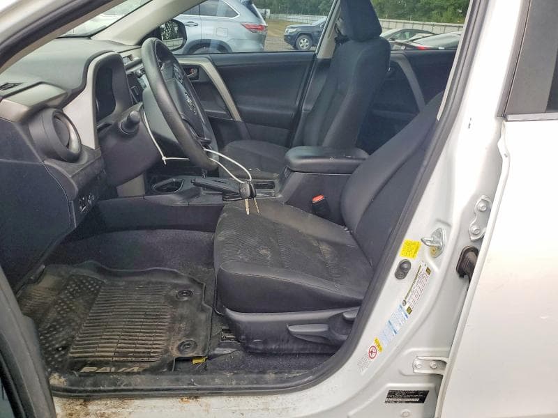 2017 TOYOTA RAV4 LE 7