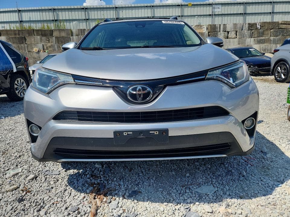 2018 TOYOTA RAV4 XLE 5