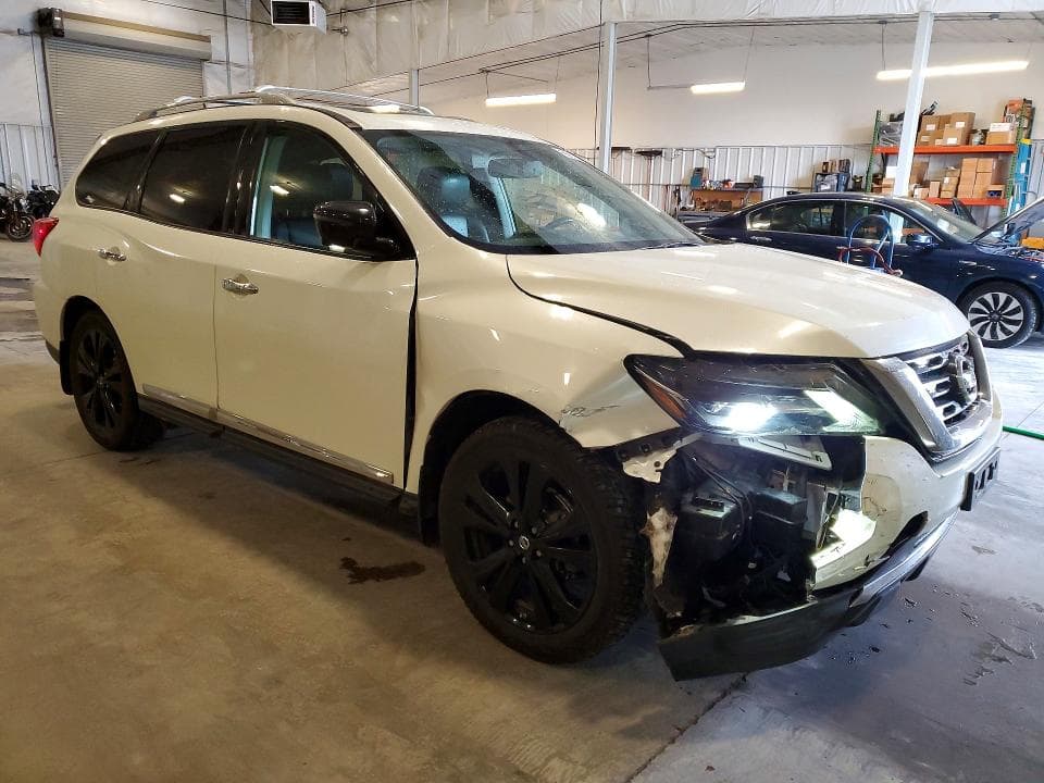 2017 NISSAN PATHFINDER PLATINUM 4