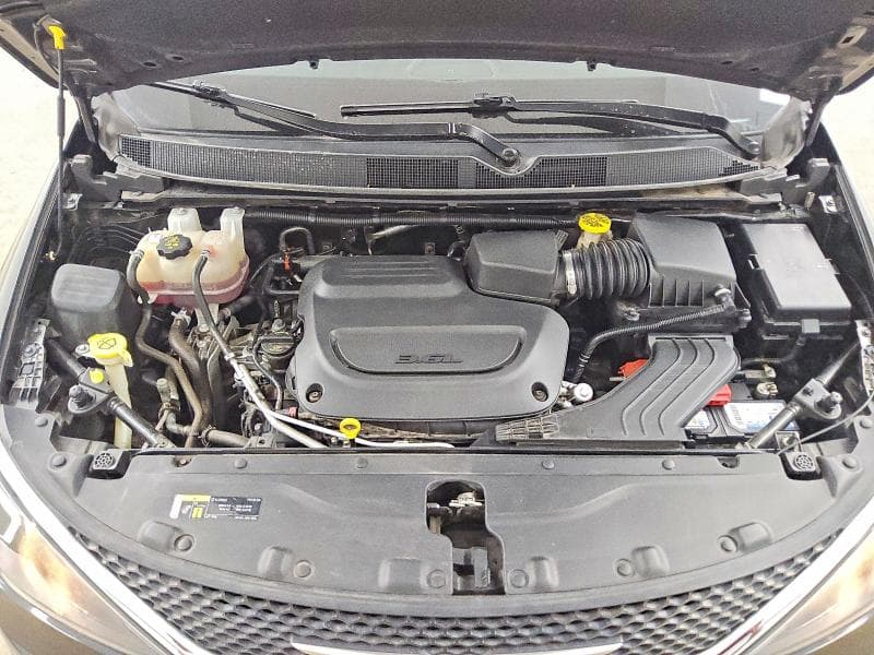 2021 CHRYSLER VOYAGER LX 12