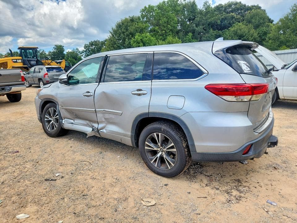 2017 TOYOTA HIGHLANDER LE PLUS 2