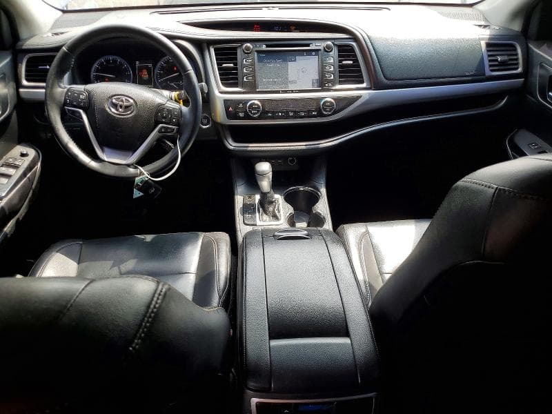 2019 TOYOTA HIGHLANDER XLE 8