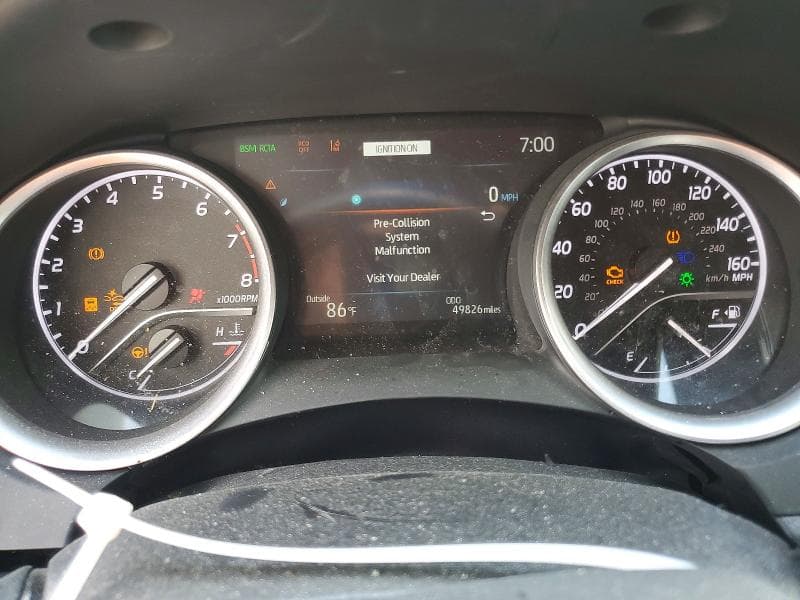 2022 TOYOTA CAMRY XLE 9