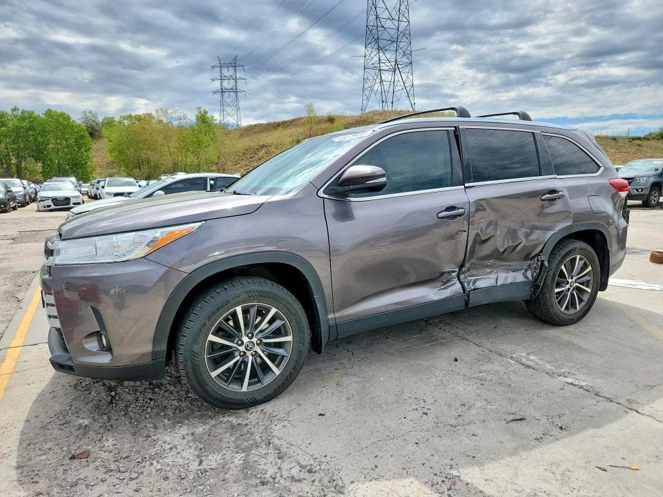 2019 TOYOTA HIGHLANDER XLE - 1