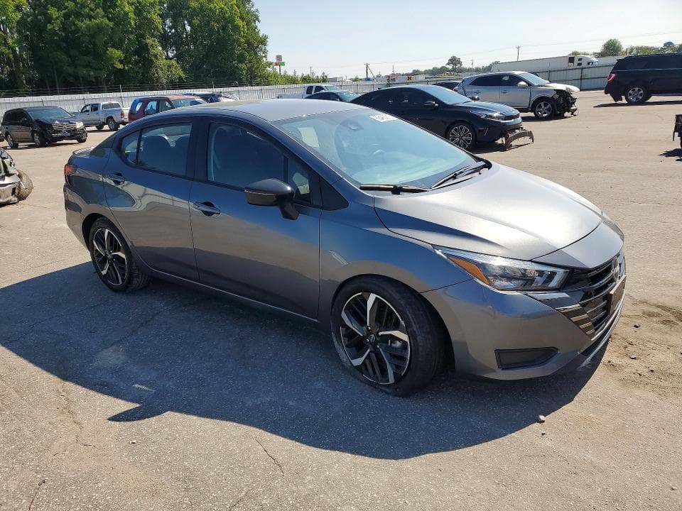 2024 NISSAN VERSA SR 4
