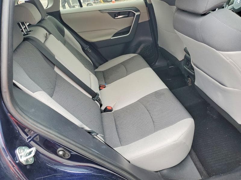 2019 TOYOTA RAV4 XLE 11