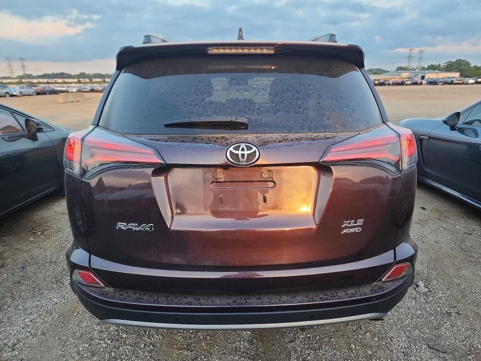 2017 TOYOTA RAV4 XLE 6