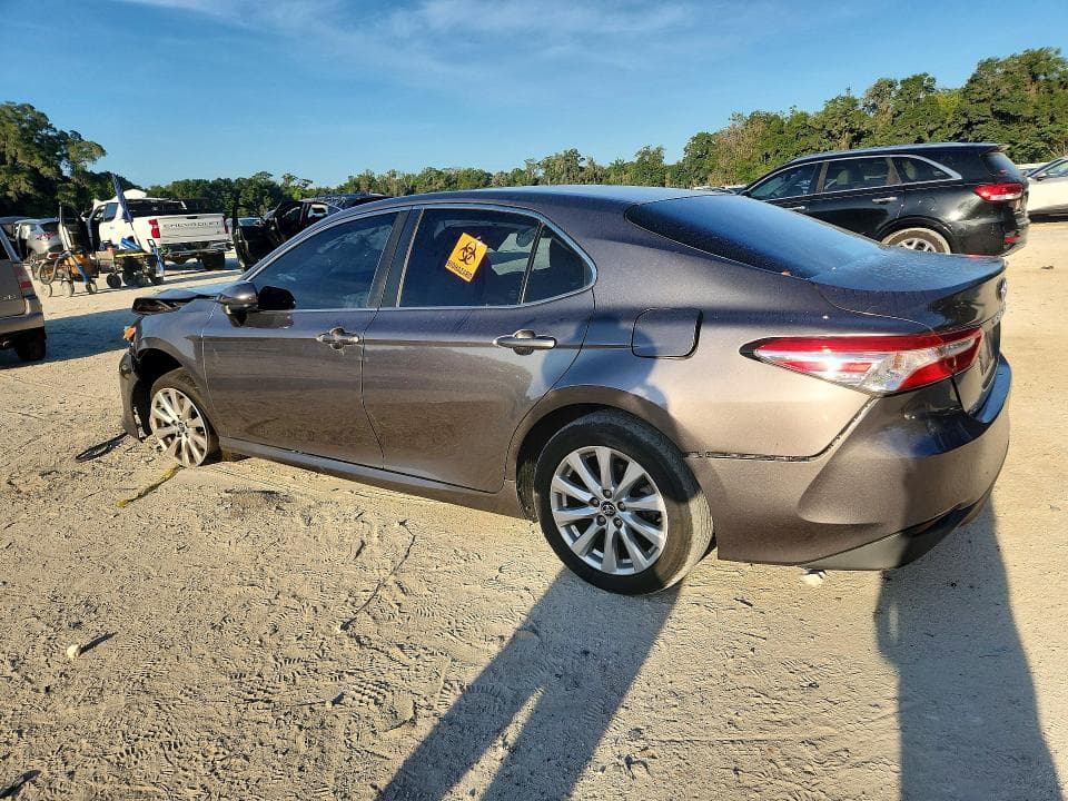 2018 TOYOTA CAMRY LE 2