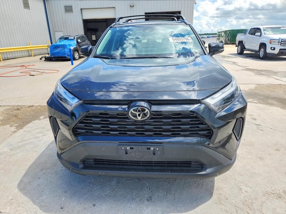 2023 TOYOTA RAV4 XLE 5