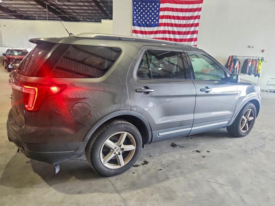2019 FORD EXPLORER XLT 3