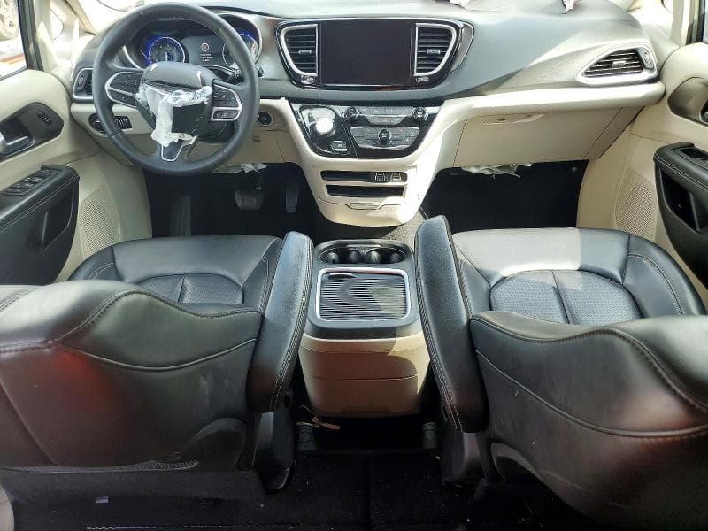 2023 CHRYSLER PACIFICA TOURING L 8