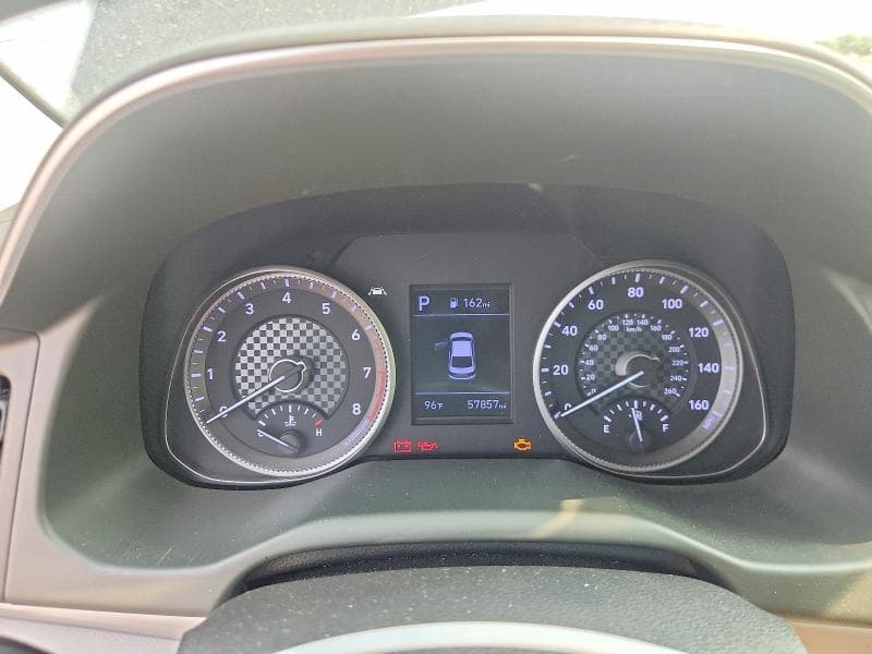 2020 HYUNDAI ELANTRA SEL 9